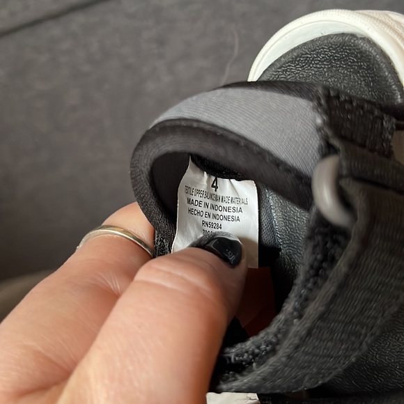 Toddler sandals-size 4 - Picture 5 of 5